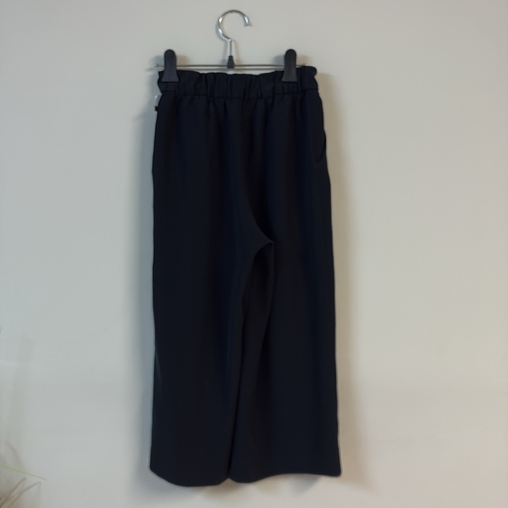Lululemon Athletica Women’s Noir Crop size 4 - Picture 6 of 7